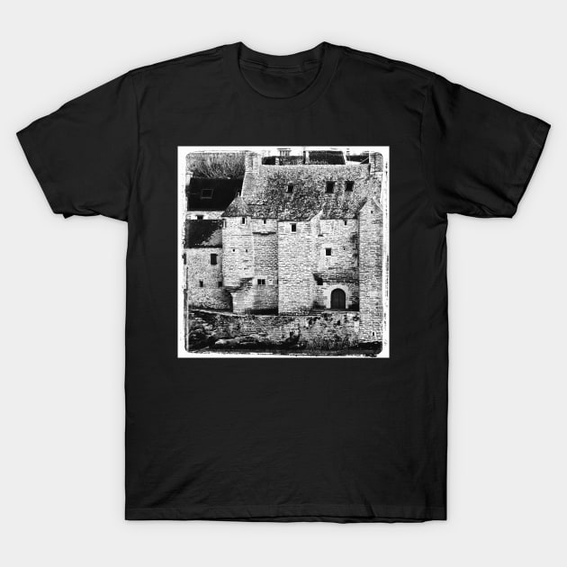 La Maison des Seigneurs T-Shirt by rollier